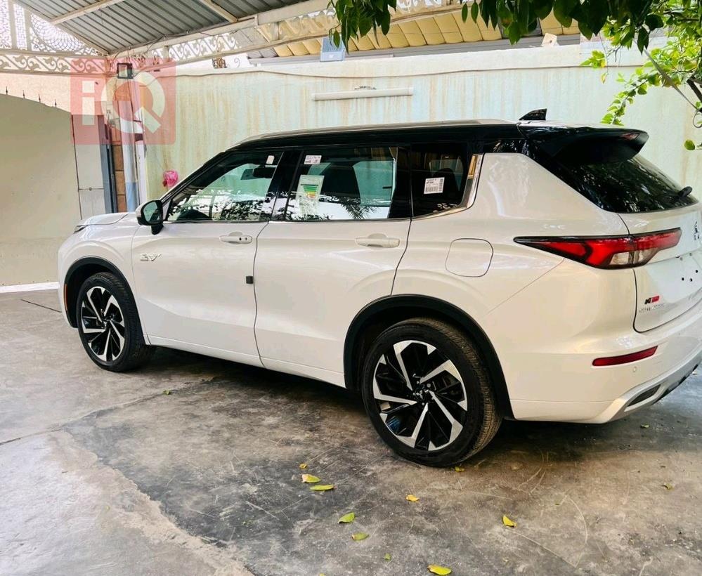 میتسوبیشی ئاوتلاندەر